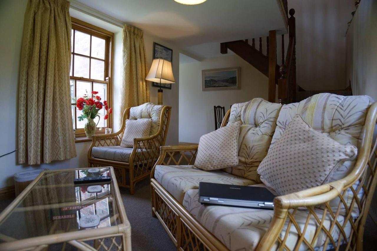 Holiday home Cosy Secret In A Beautiful Walled Garden *