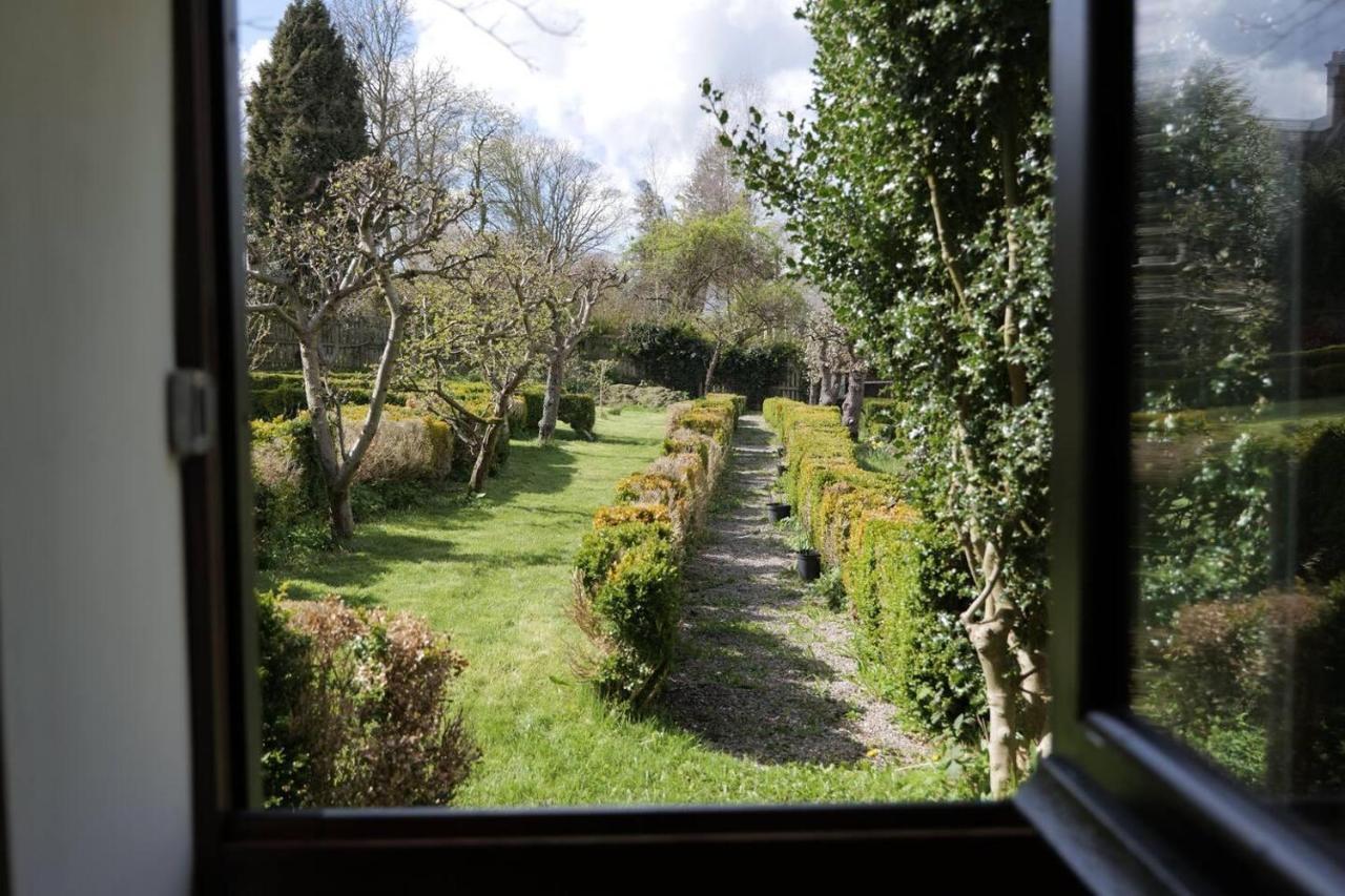 Holiday home Cosy Secret In A Beautiful Walled Garden